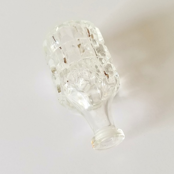 Mini Glass Vase Cut Glass Home Decor Flowers - Picture 3 of 6